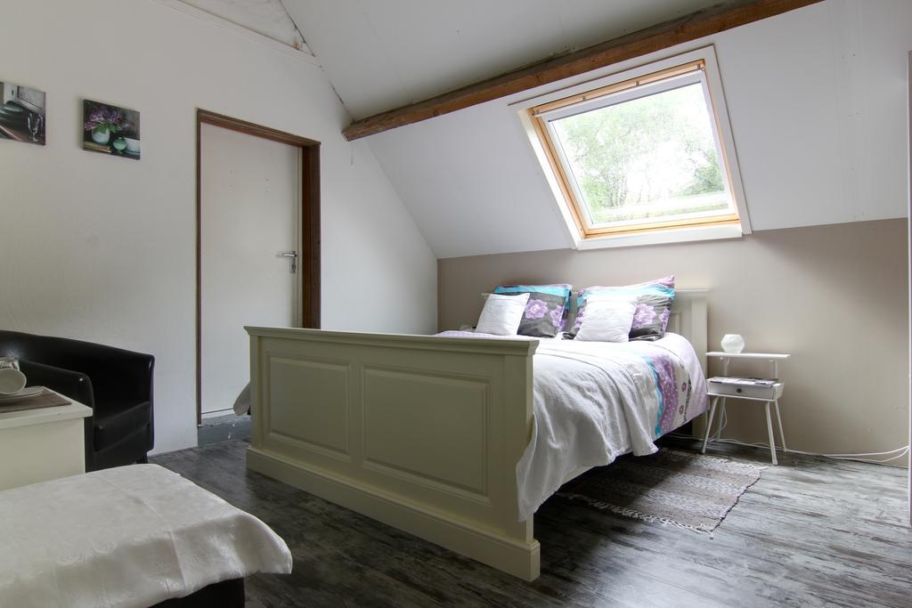 D'N Twist Bed and Breakfast Overloon Værelse billede